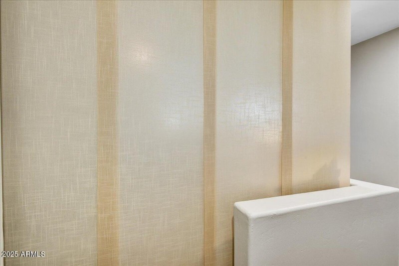 10-Loft Screens Closed