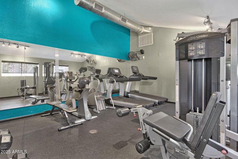 53-web-or-mls-5995-n-78th-st-1100