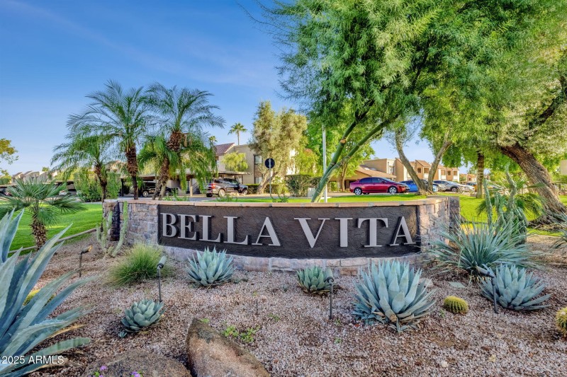 35-web-or-mls-5995-n-78th-st-1100