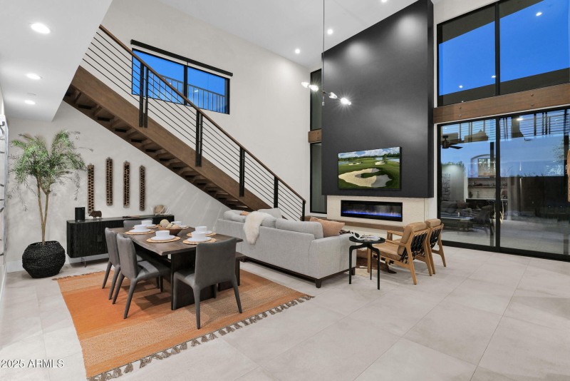 6525 Cave Creek 1 - 07Dining & Greatroom