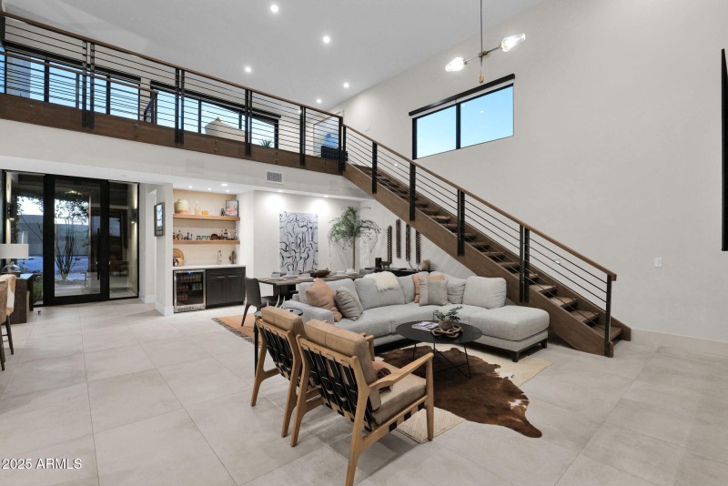 6525 Cave Creek 1 - 08Greatroom