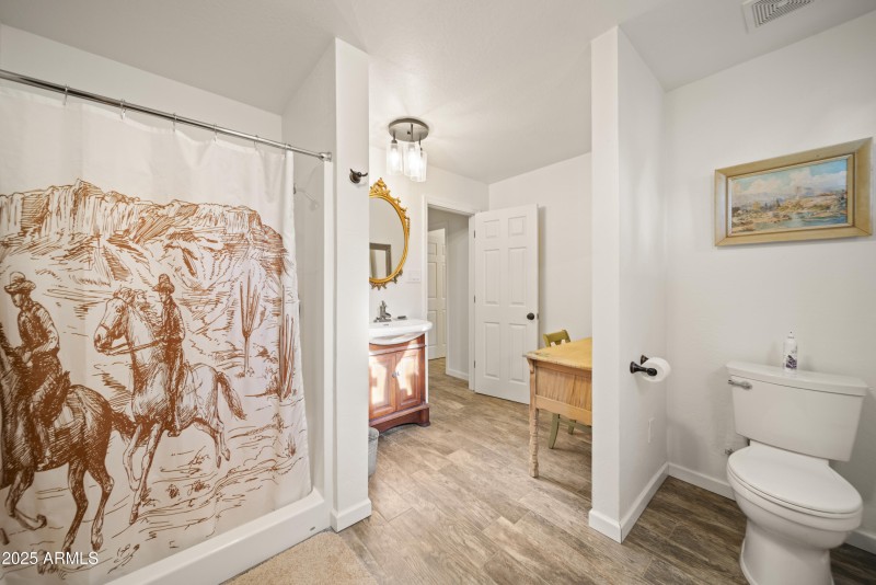 3555 W Stafford Rd00044