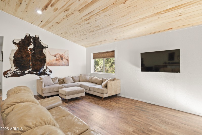 3555 W Stafford Rd00024