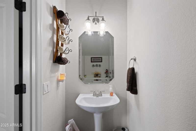 3951 E Cullumber St_11