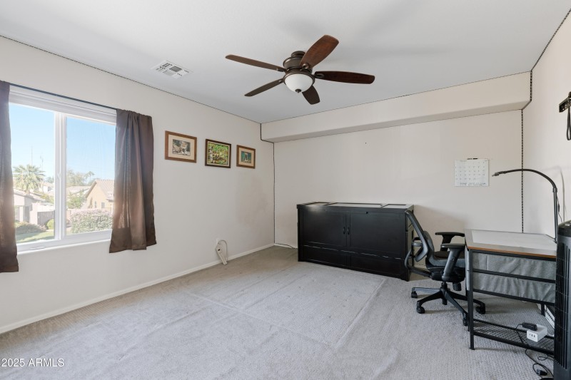 3951 E Cullumber St_12