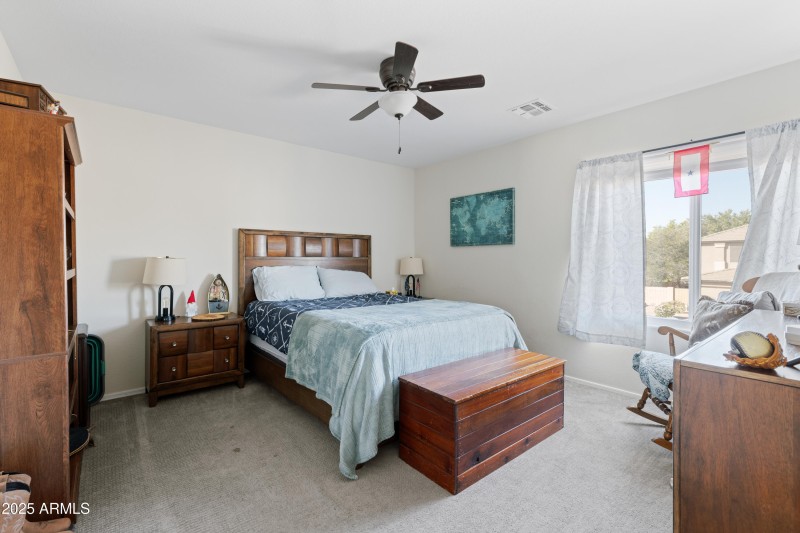 3951 E Cullumber St_13