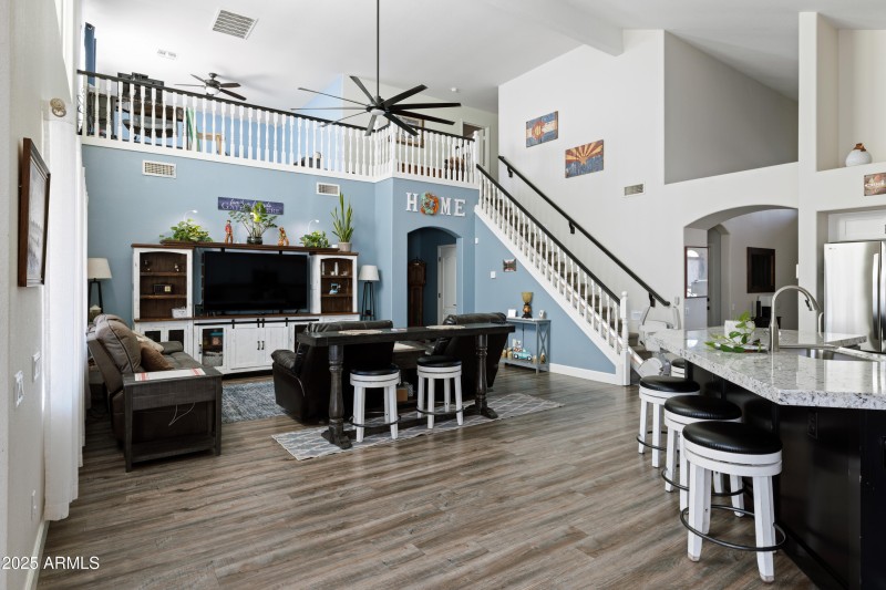 3951 E Cullumber St_27