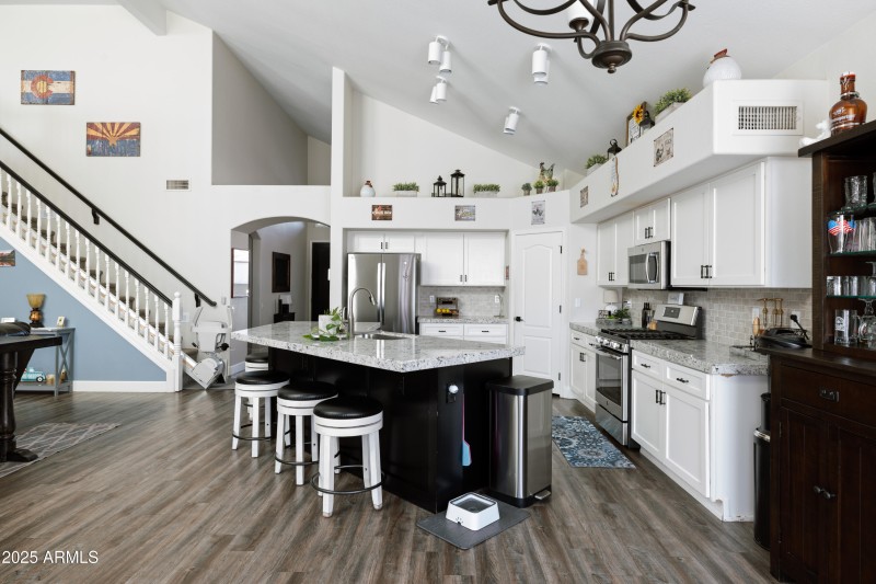 3951 E Cullumber St_28