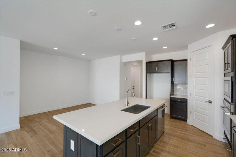 hj-az-phoenix-asante-discovery-quartz-lo