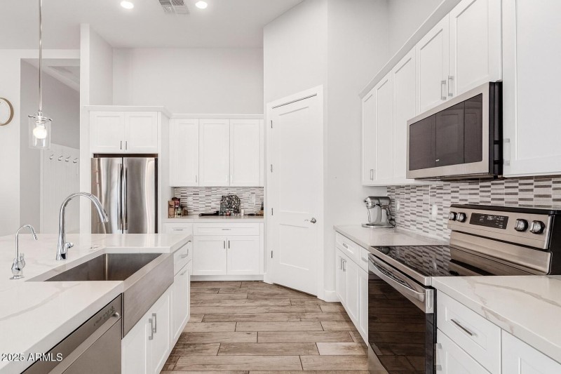 ChatGPT Image Oct 29, 2025, 09_40_55 AM