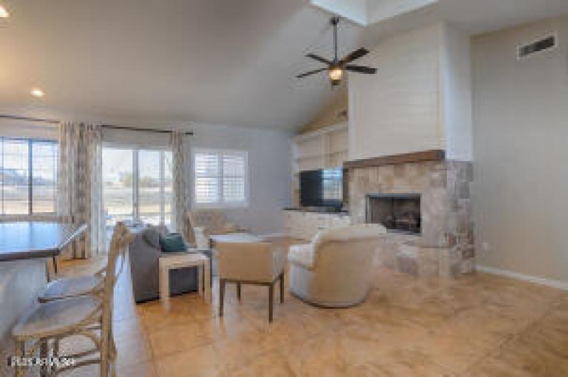 20251022234237315966000000