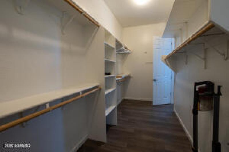 20251022234237678757000000