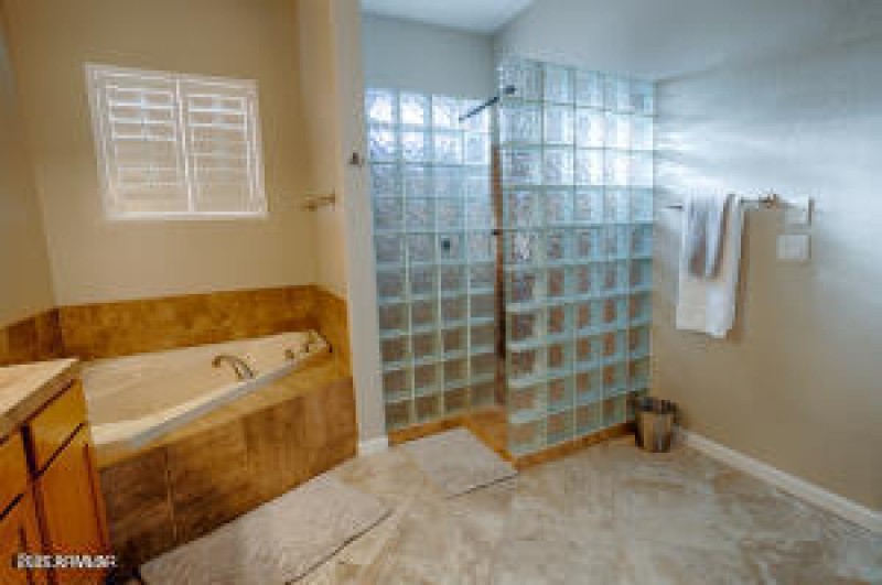 20251022234237853471000000