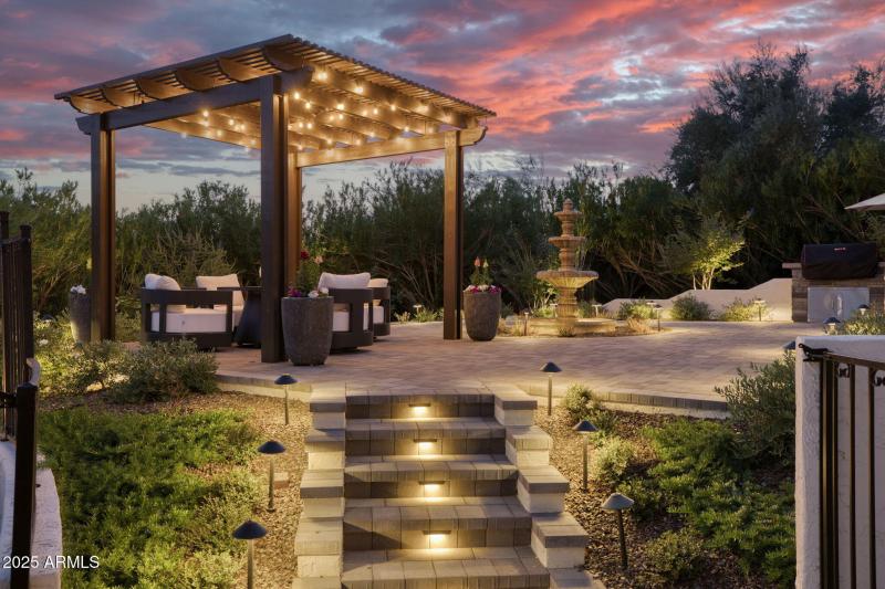 X4801 E Moonlight Way - 707