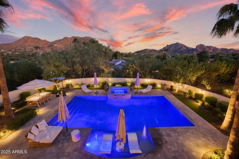 X4801 E Moonlight Way - 711