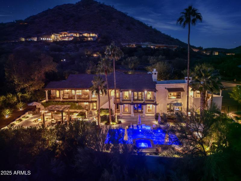 X4801 E Moonlight Way - 900