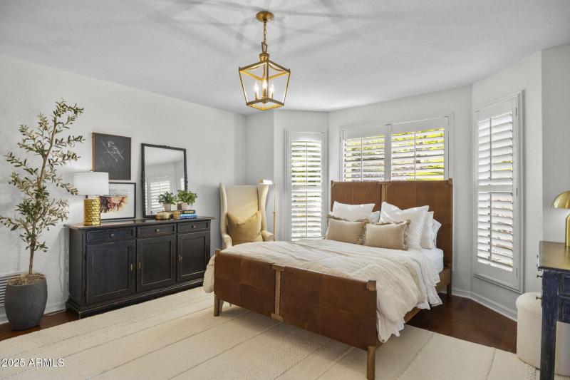 X4801 E Moonlight Way - 499