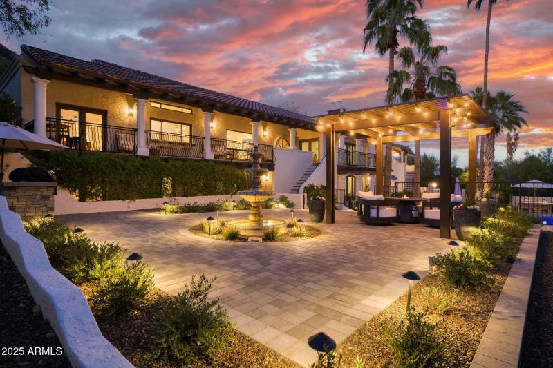 4801 E Moonlight Way - 709