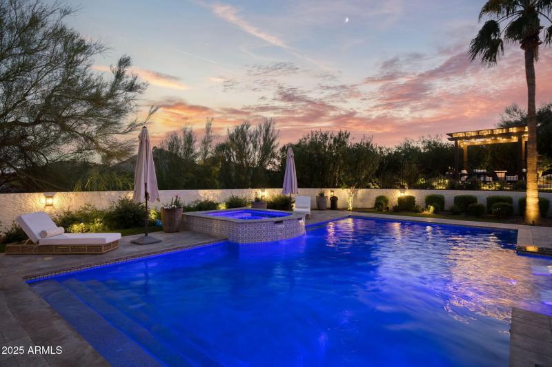 4801 E Moonlight Way - 706