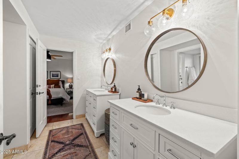 4801 E Moonlight Way - 598