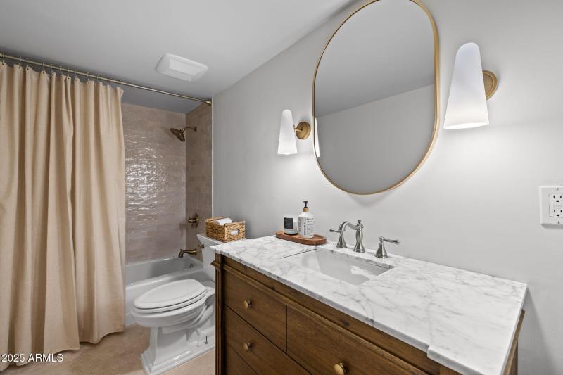 4801 E Moonlight Way - 564