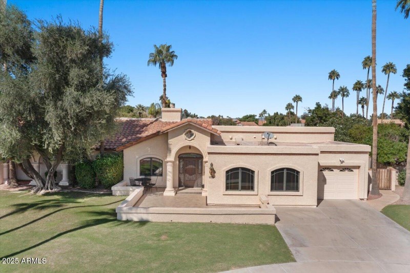 04-Aerial front of home