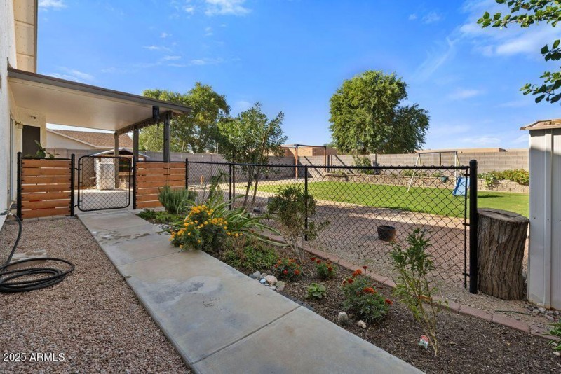 Burwick Walkway & Backyard