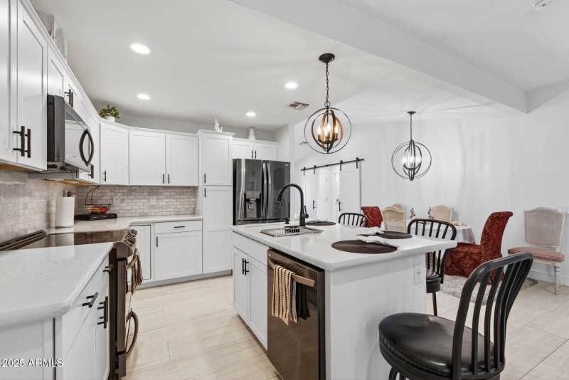 22_12907_W_Crystal_Lake22_mls