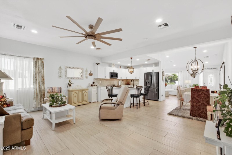 30_12907_W_Crystal_Lake30_mls