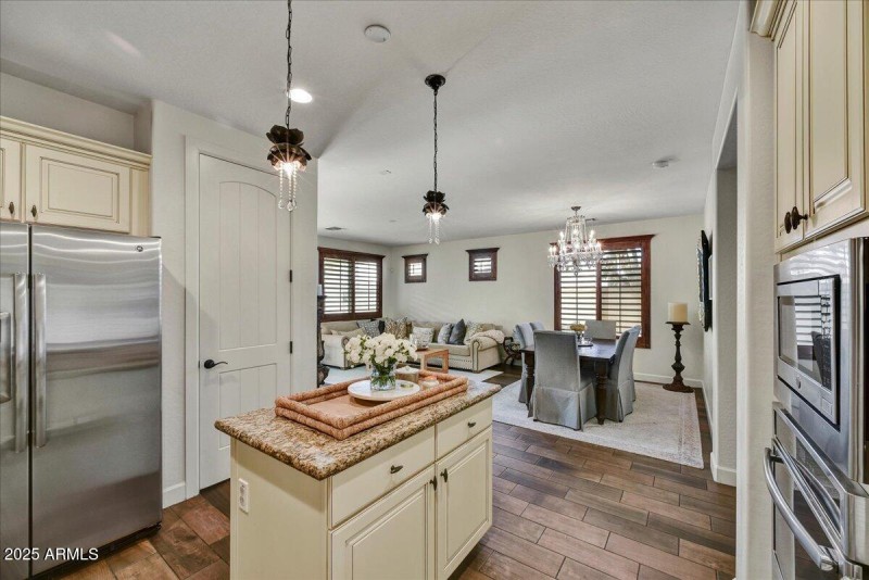 14-Kitchen to Family