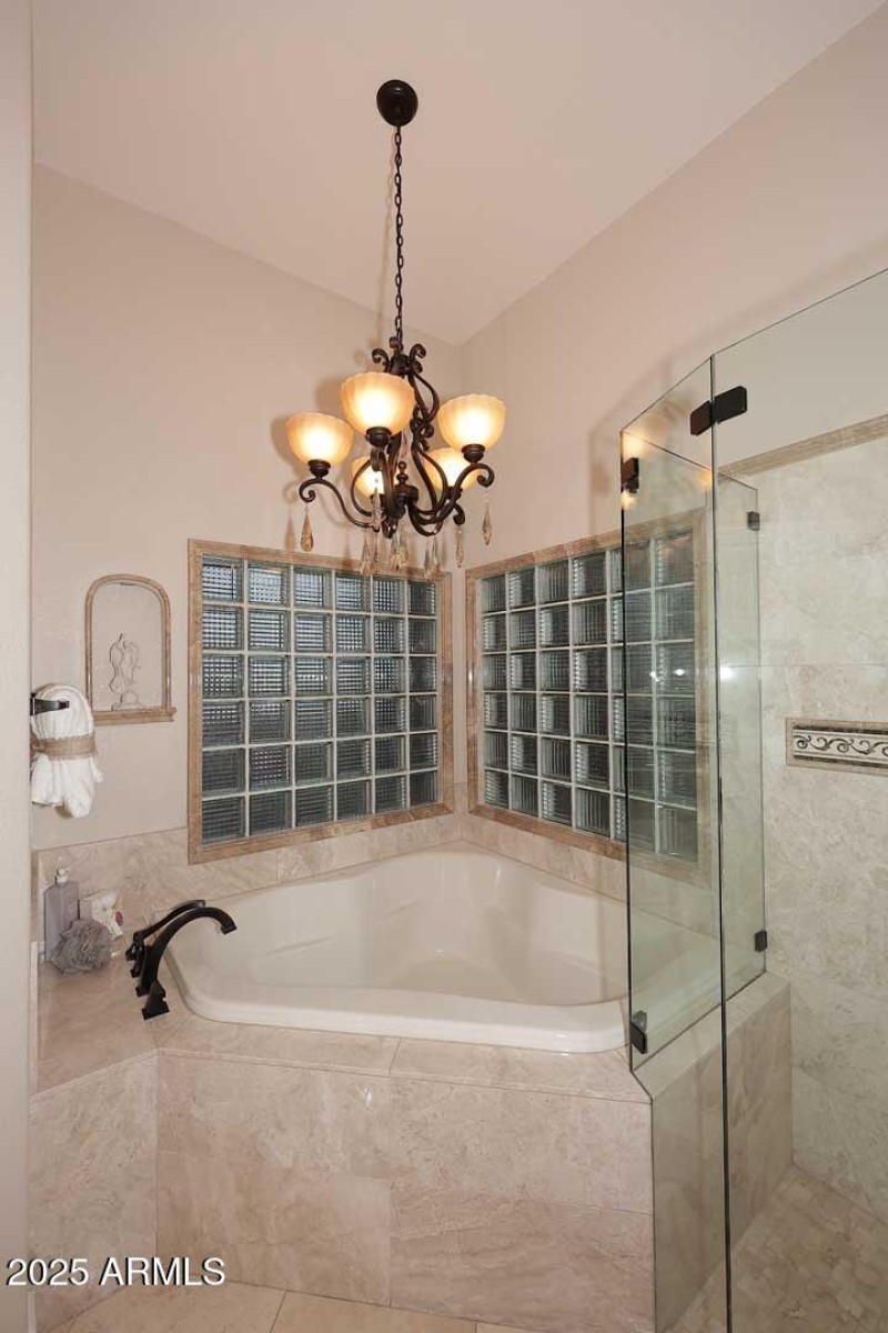 Master Bath-Garden Tub