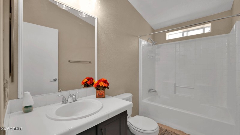 23-web-or-mls-P1188484