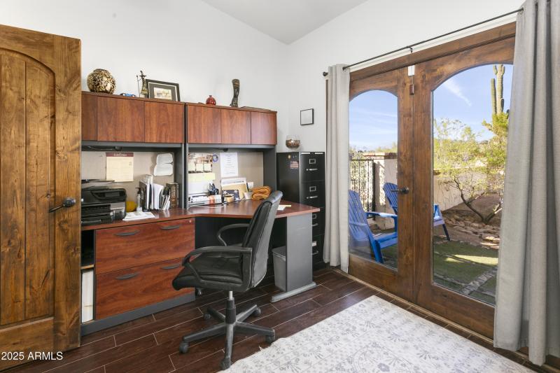 Guest Bedroom 3/Office