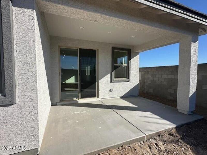 37 - Covered Patio 2