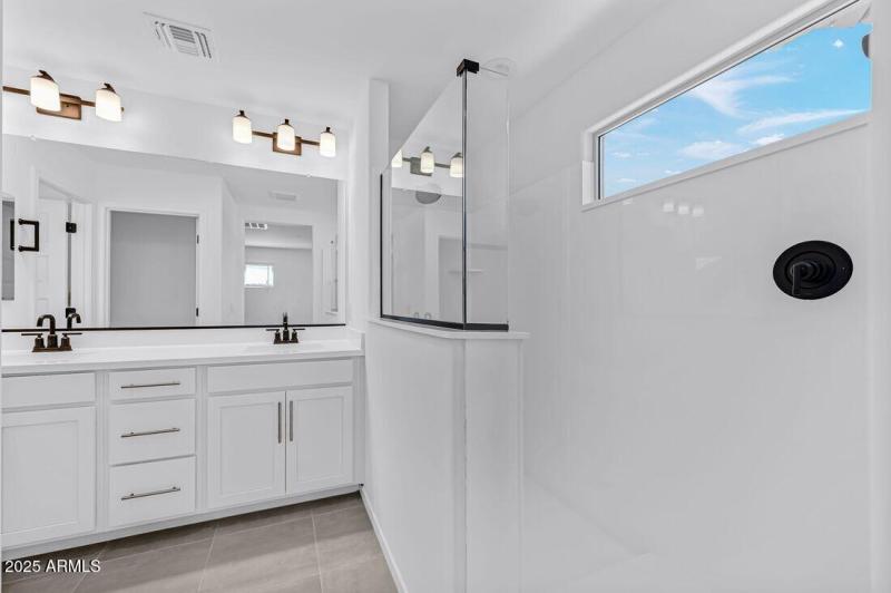 9964 W PICCADILLY Road - Ready Now!