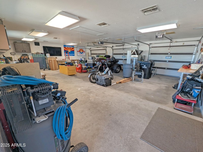 OVERSIZED garage