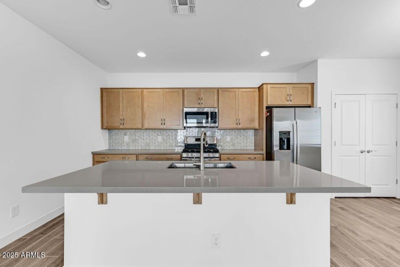 9986 W PICCADILLY Road - Ready Now!