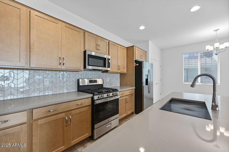 9986 W PICCADILLY Road - Ready Now!