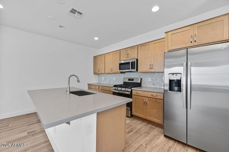 9986 W PICCADILLY Road - Ready Now!