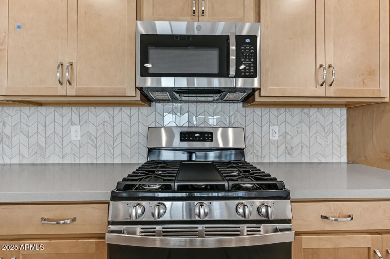 9986 W PICCADILLY Road - Ready Now!