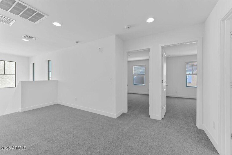 9986 W PICCADILLY Road - Ready Now!