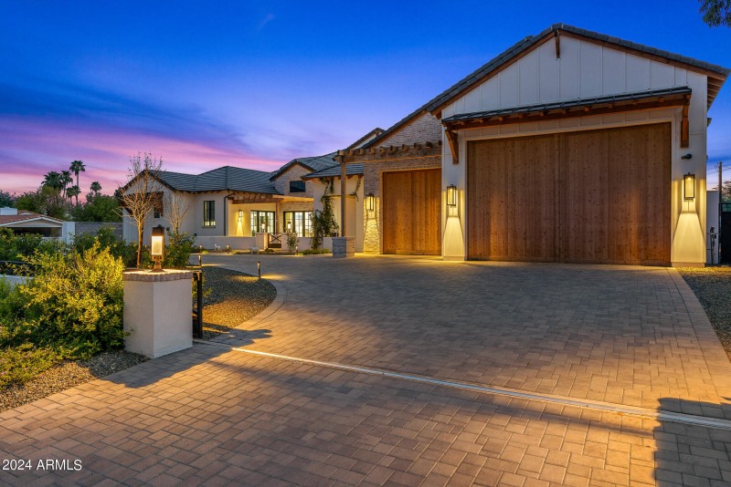 98driveway entrance_twilight