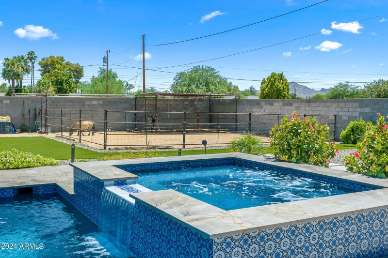 76spa and animal corral with mountain vi