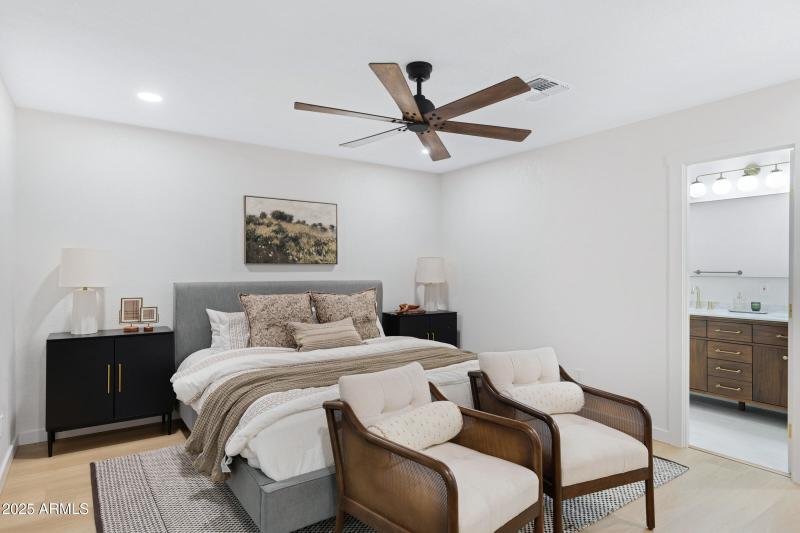 1527 E Bell De Mar Dr-18