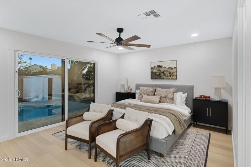 1527 E Bell De Mar Dr-17