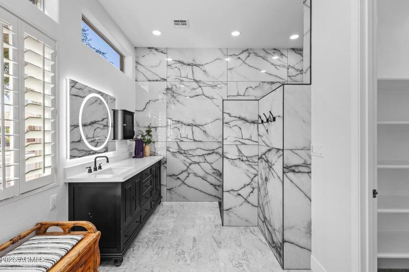 4615 E Sourwood Dr-33