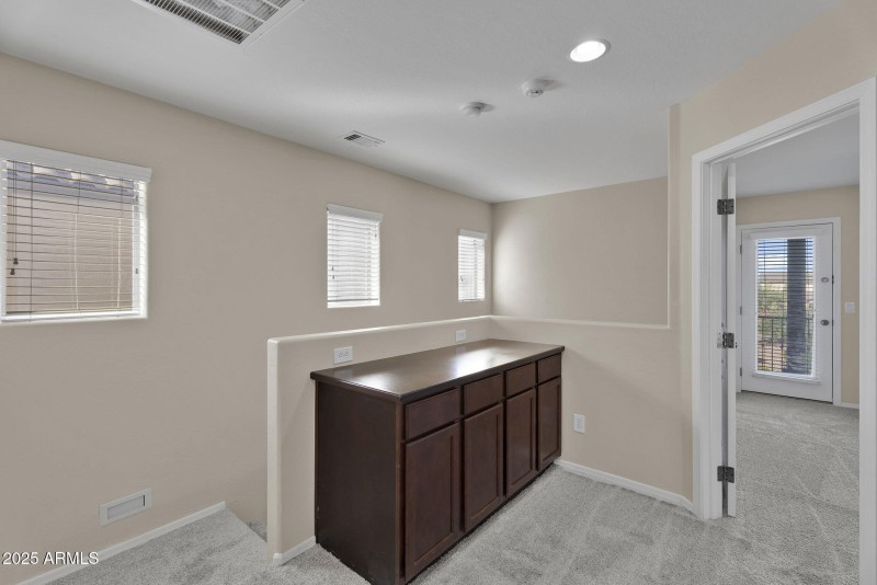 18-web-or-mls-6813 S 7th Ln - 26