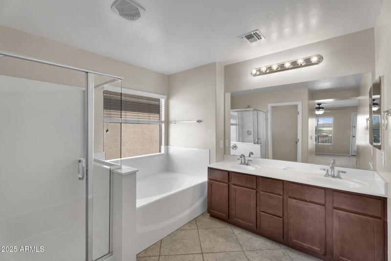 23-web-or-mls-6813 S 7th Ln - 32