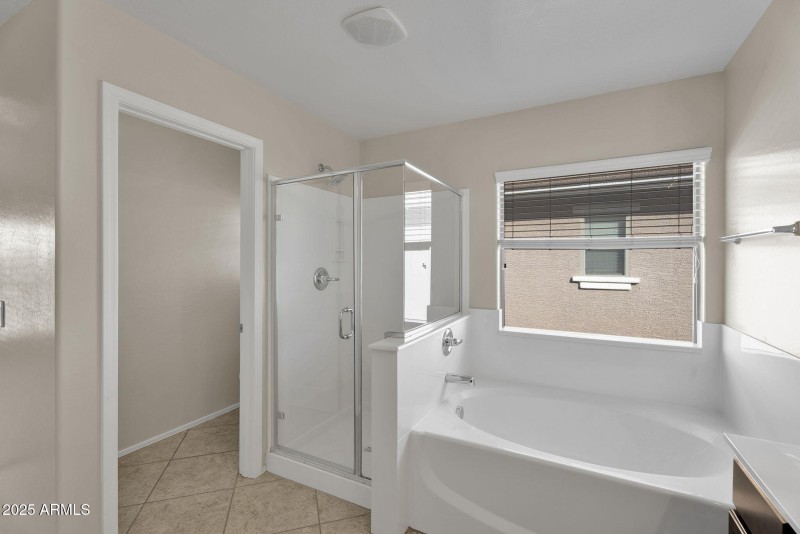 25-web-or-mls-6813 S 7th Ln - 40