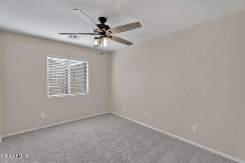 32-web-or-mls-6813 S 7th Ln - 38